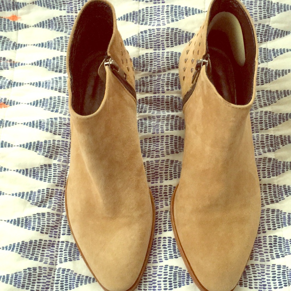 Tom’s booties